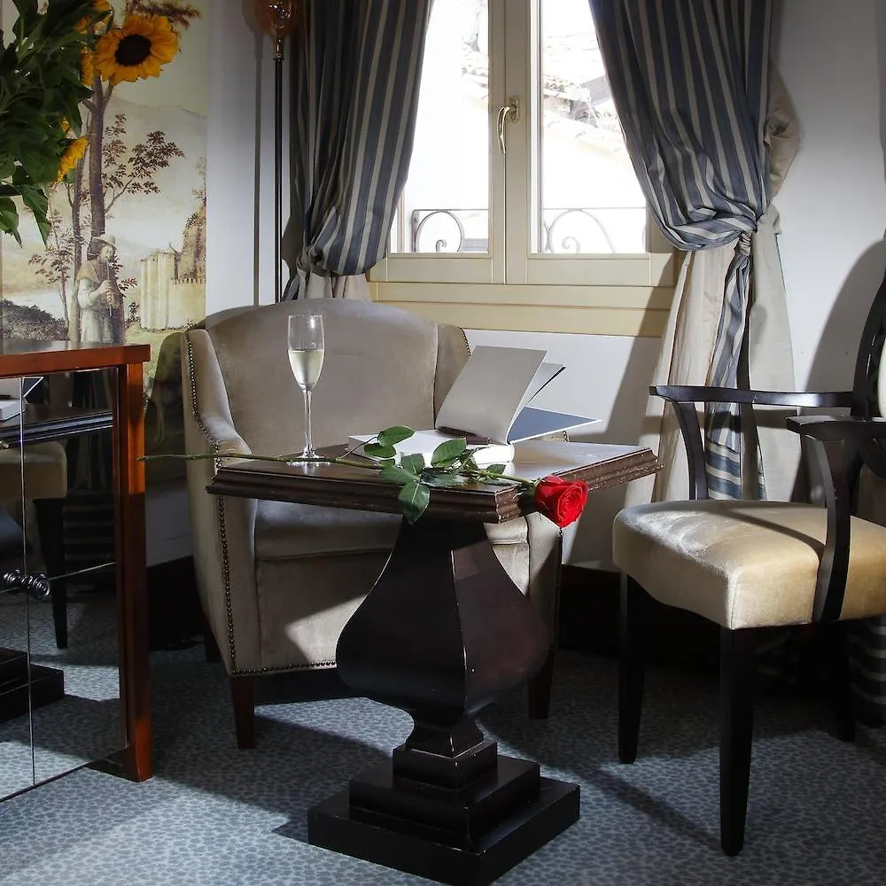 Hotel Dei Dragomanni Venice 4*,