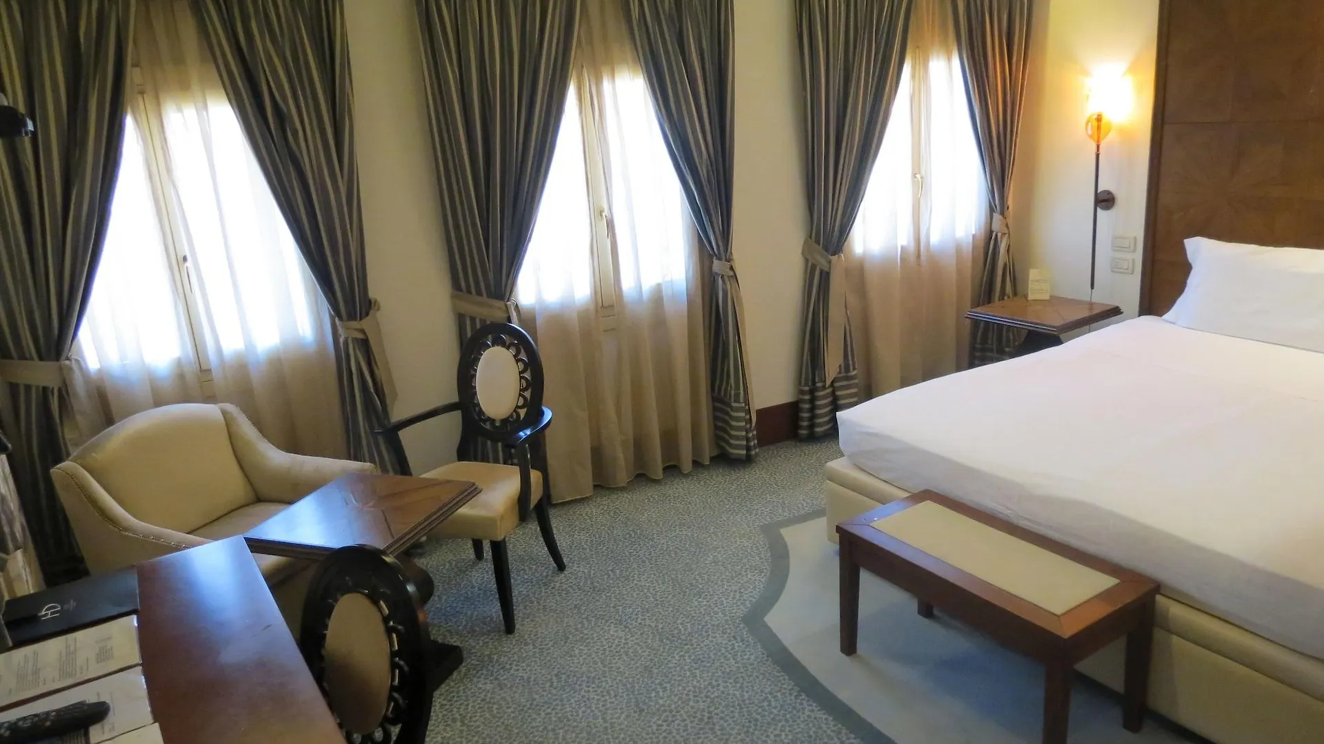 Hotel Dei Dragomanni Venice 4*,